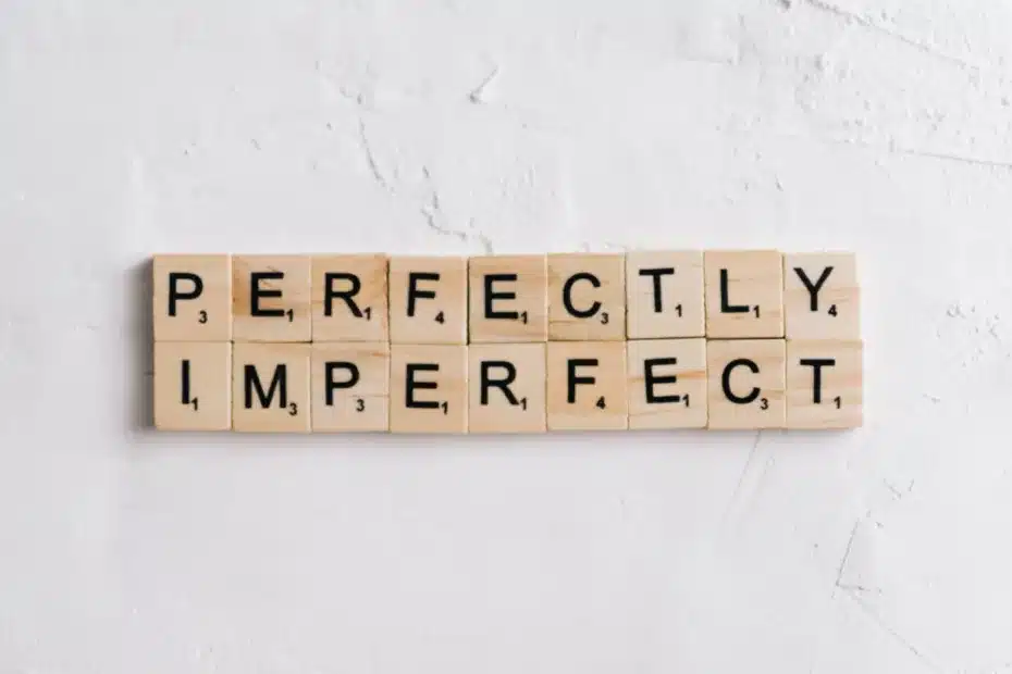 Wyjście z pułapki perfekcjonizmu: Jak osiągać sukces bez utrzymywania się na nieosiągalnych standardach
